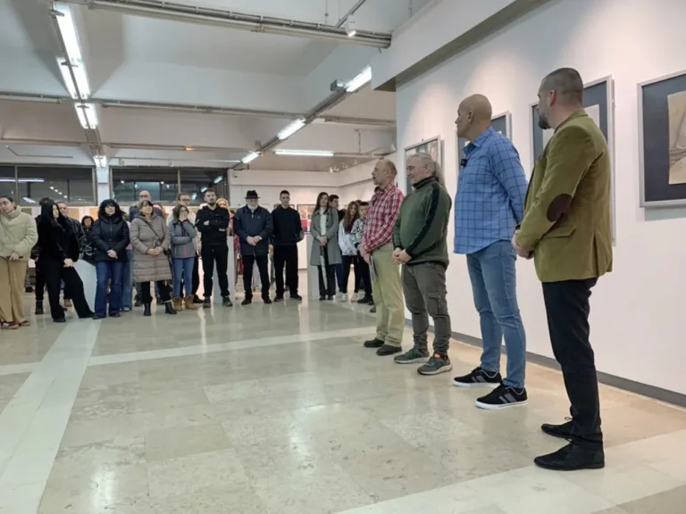 Одржана традиционална изложба радова ученика Уметничке школе у Краљеву, у Народном универзитету у Трстенику